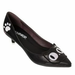 Banned Closed Pumps - Heart Of Gold